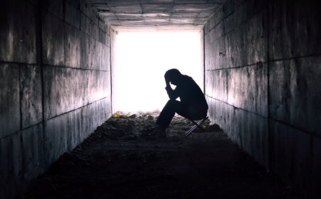 University student kills himself after losing Ksh.15,000 in a bet.