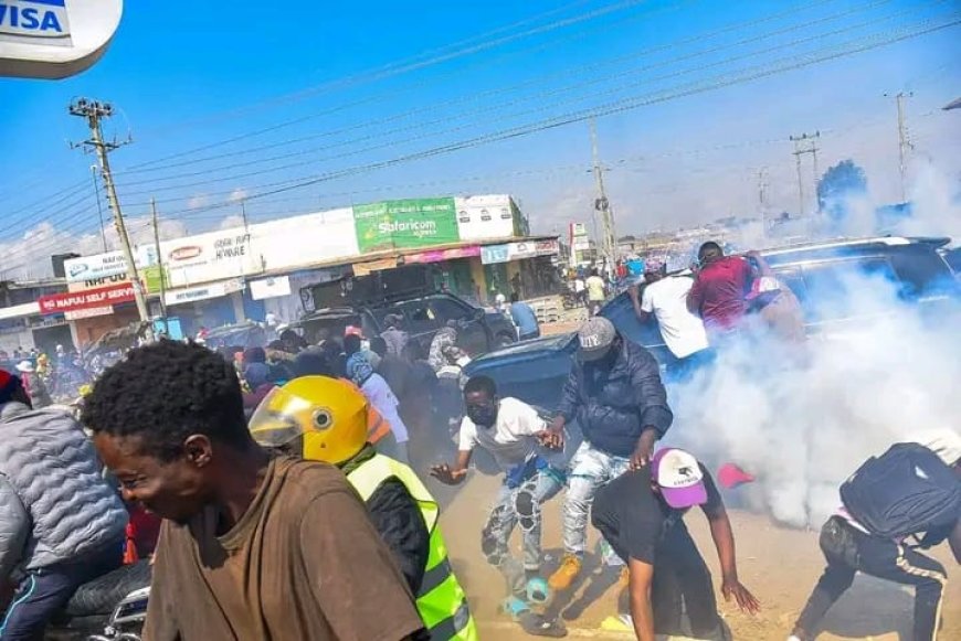 Police throw Teargas to Scatter DCP Party Malava Rally